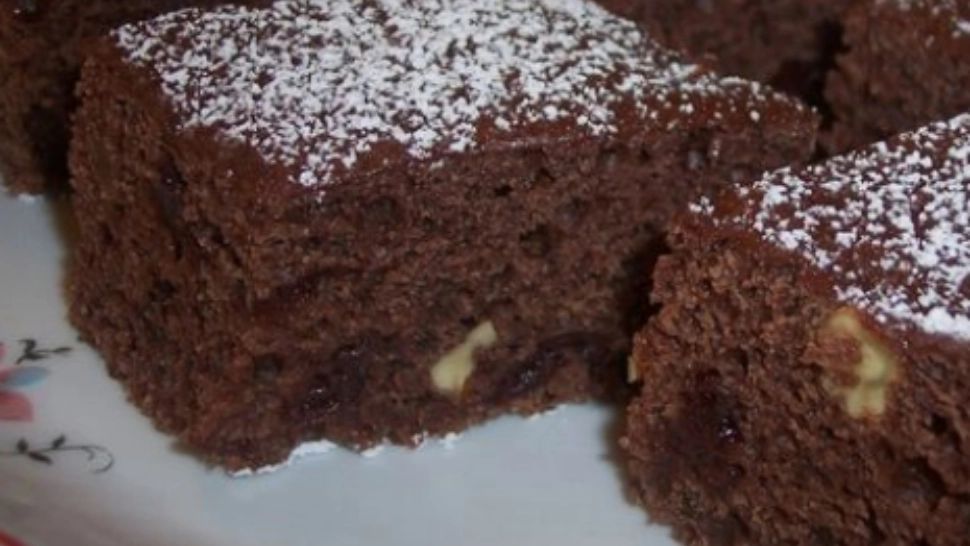 Negresa de post cu gem de prune - prăjitura de care te vei îndrăgosti