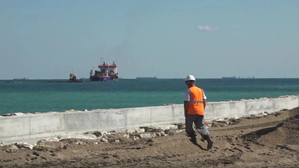 Lucrările de lărgire a plajelor din Eforie, BLOCATE de o epavă găsită în mare. Reacția Ministerului Culturii, HALUCINANTĂ