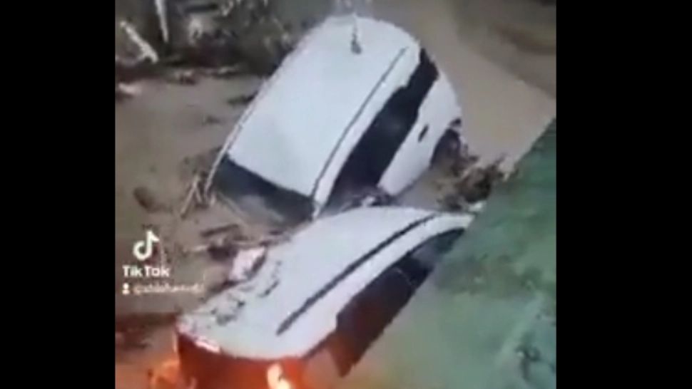 Alunecare de teren pe insula Ischia din sudul Italiei: cel puțin 8 morți și mai mulți dispăruți. Apa a măturat totul în calea ei - VIDEO