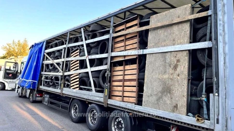 Zeci de tone de deşeuri, textile şi electrocasnice uzate, întoarse din drum la intrarea în România