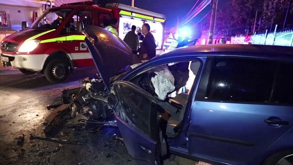 Serie neagră de accidente cumplite pe șoselele din țară, noaptea trecută 