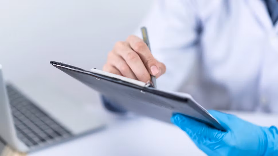 Analizele medicale anuale pe care e bine să le faci în funcție de vârsta ta