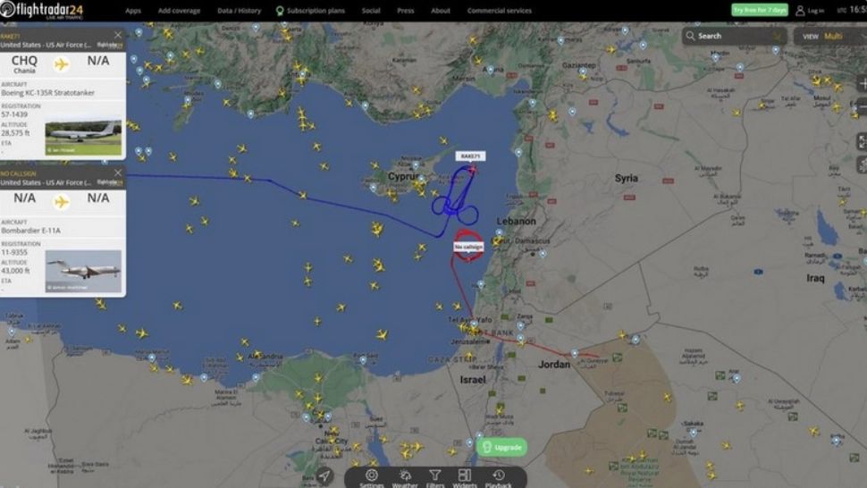 Momentul în care un avion american desenează "un falus pe cer" în apropierea unei baze rusești - ce au înregistrat radarele 