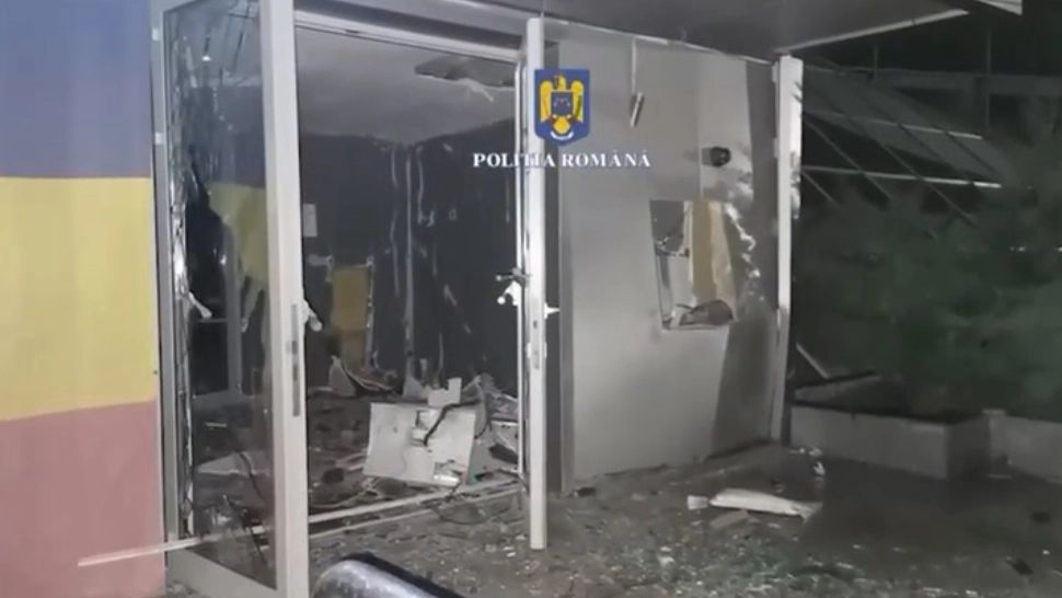 Momentul în care bancomatul din Constanța a fost aruncat în aer. Filmul spargerii - ce presupune metoda "Devil's pizza" - VIDEO