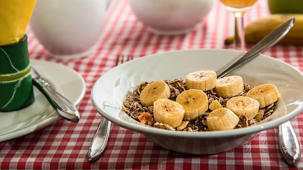 Ce se întâmplă în organism dacă mănânci același mic dejun în fiecare zi. Sfatul oferit de nutriționiști