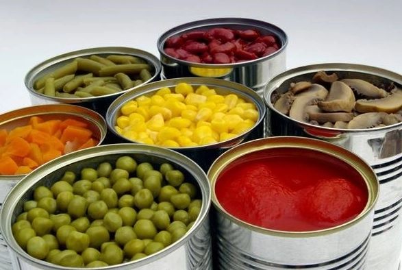 Moartea la conservă. Detaliul care face alimentele extrem de periculoase pentru sănătate