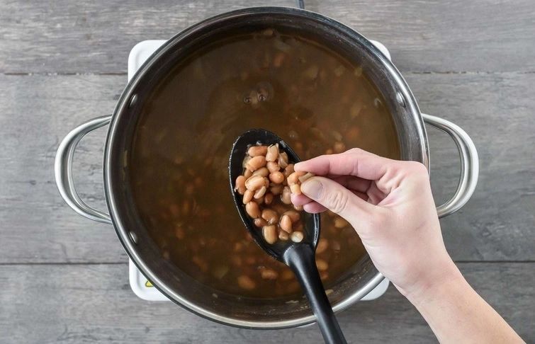 Ingredientul pe care trebuie să-l pui în oală când gătești fasole uscată - înmoaie boabele imediat