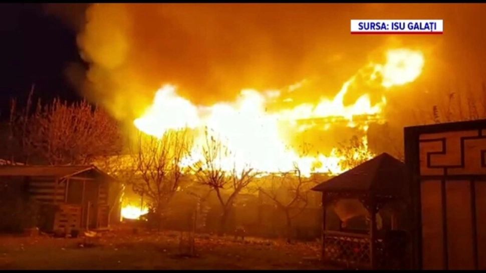 Incendiu devastator la un restaurant din județul Galați - Flăcările au cuprins și locuința patronului