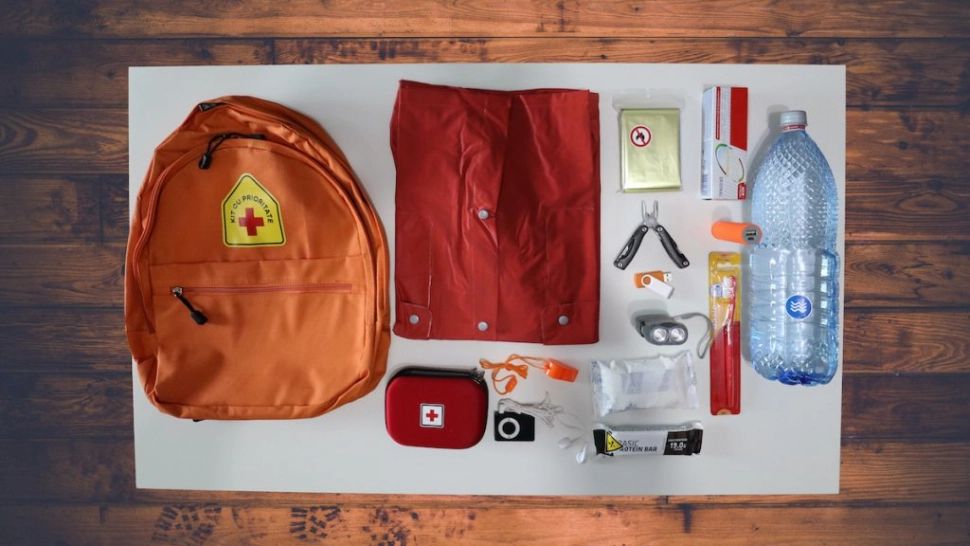 Cutremur România. Rucsacul de urgență la mare căutare. Cât costă și ce conține