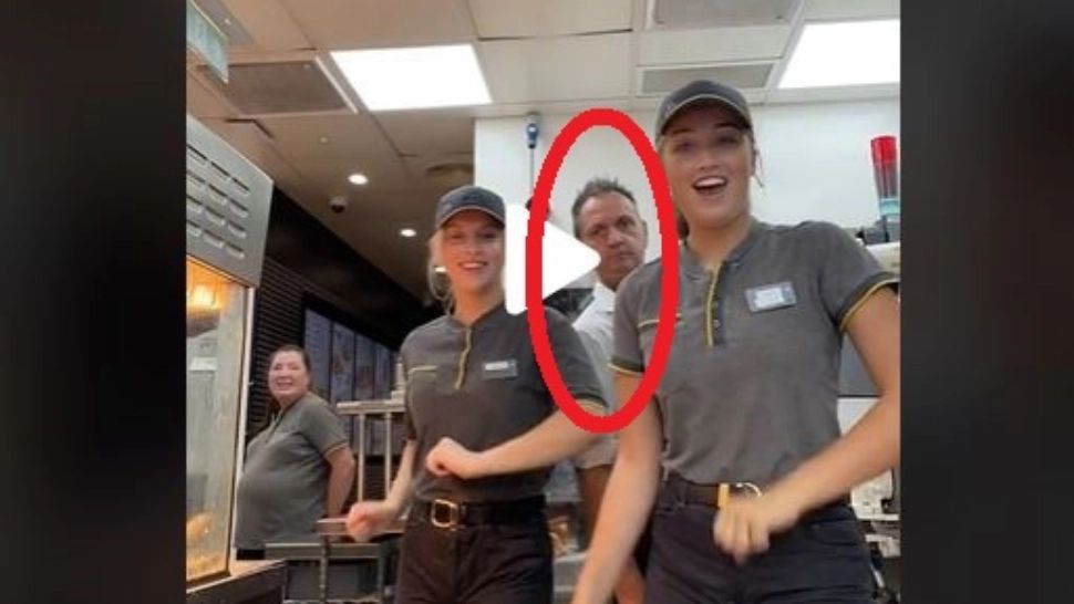 VIDEO – Șeful de la McDonalds și-a prins angajatele în timp ce filmau un TikTok – Care a fost reacția bărbatului - Clipul a strâns milioane de vizualizări