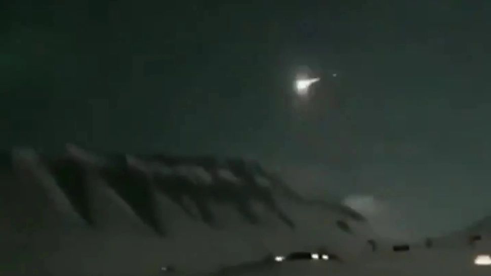 Fenomen straniu în Norvegia. O uriașă bilă de foc a străbătut cerul - VIDEO