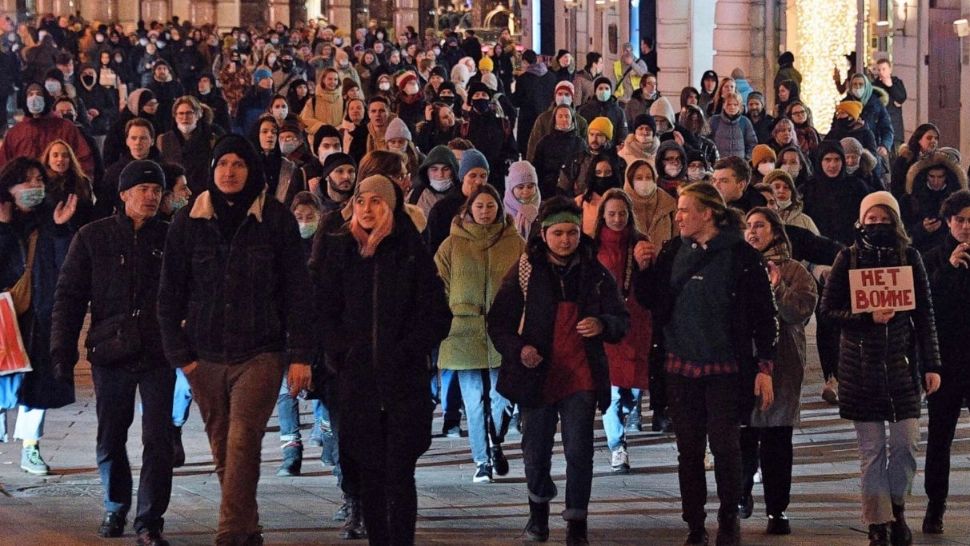 Rușii obișnuiți cer negocieri de pace cu Ucraina: Numărul celor care nu mai vor război s-a dublat - Ultimul sondaj de la Kremlin