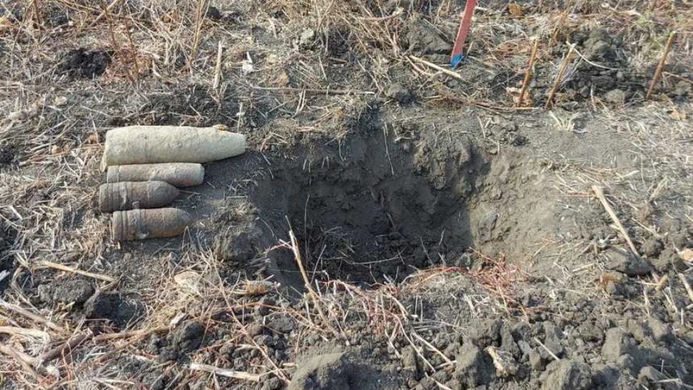 Proiectile explozive, găsite pe şantierul autostrăzii A7. Pirotehniștii au intervenit de urgență