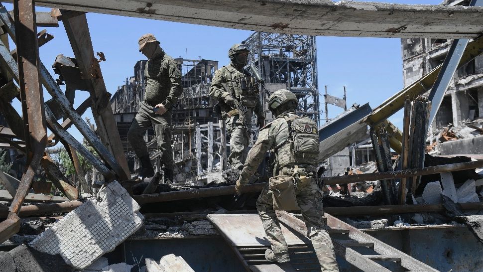 Peste 1.000 de militari ruși, puși oficial sub acuzare pentru săvârşirea de crime de război pe teritoriul Ucrainei