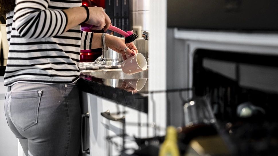 Cum REDUCI consumul în bucătărie. Greșelile pe care le facem în mod constant