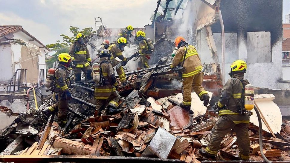 Tragedie aviatică - AVION PRĂBUȘIT peste un cartier rezidențial: nu există supraviețuitori