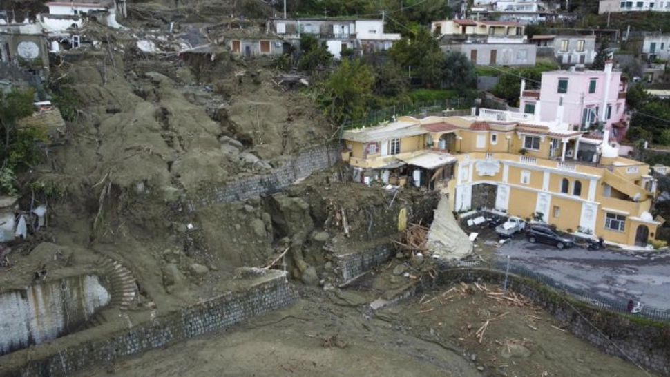 Bilanţul victimelor alunecării de teren din Italia a crescut la 7 morţi - Guvernul a decretat stare de urgenţă - FOTO&VIDEO