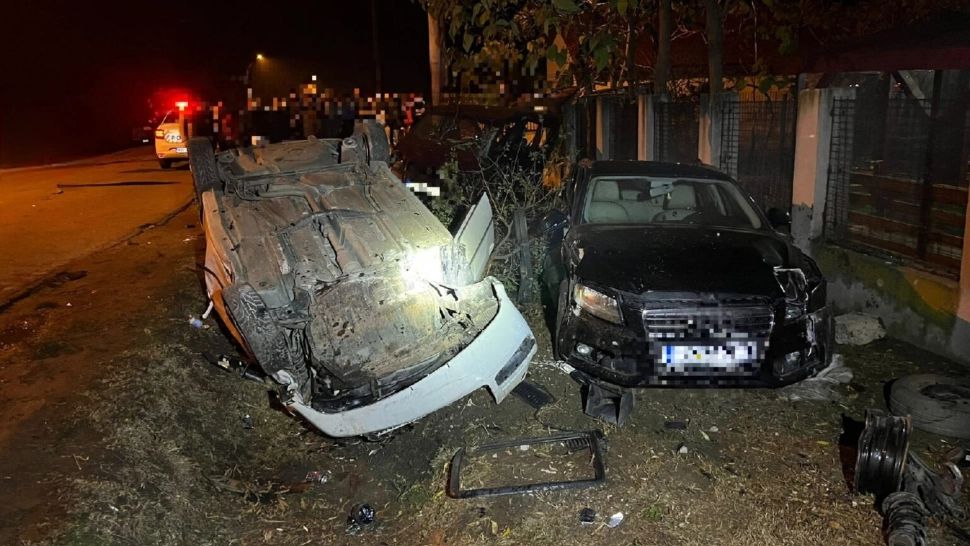 Tânăr de 21 de ani, răsturnat cu mașina în șanț 