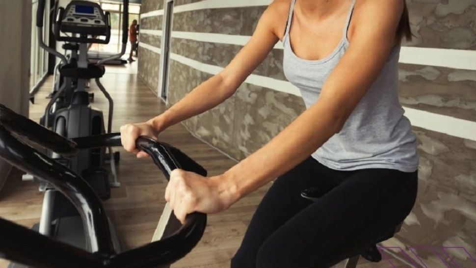 Poti să slăbești fără să mergi la sală? Da, este posibil! 