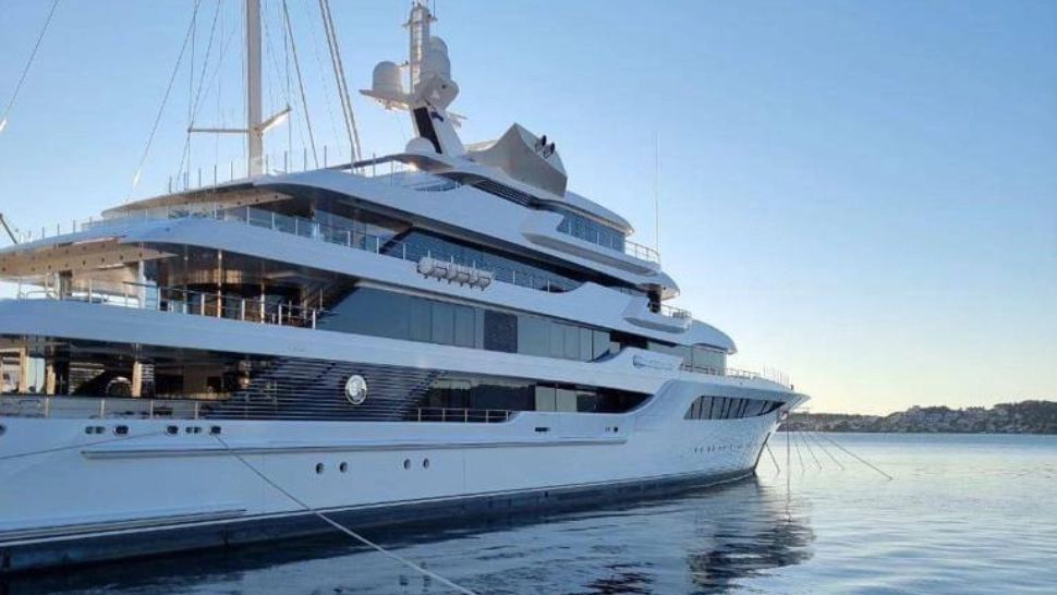 Super-iahtul de 200 de milioane de dolari al oligarhului rus Viktor Medvedciuk va fi vândut în beneficiul Ucrainei