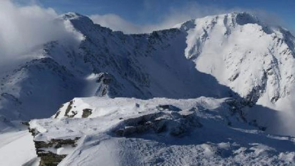 4 ucraineni, rătăciţi pe munte, la peste 1800 de metri altitudine! Unul dintre ei este rănit - intervenție contracronometru a salvamontiștilor