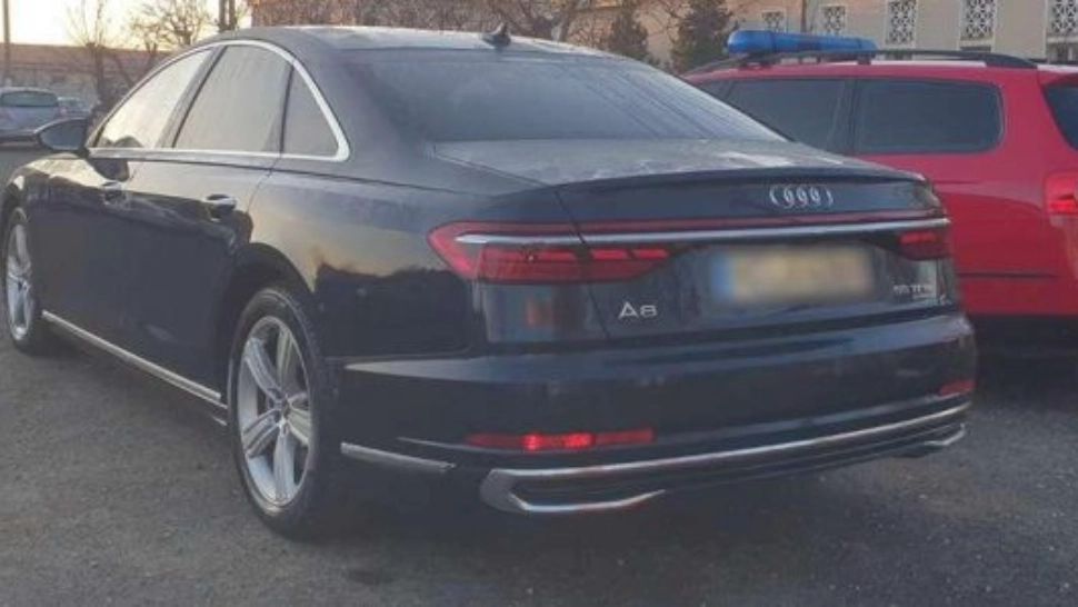 Autoturism în valoare de 150.000 euro furat din Germania, găsit de poliţiştii de frontieră la un român