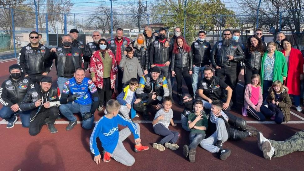 Suflete lângă Suflete. Moș Nicolae vine pe 2 roți în Sabareni - Acțiune caritabilă pentru copiii fără posibilități