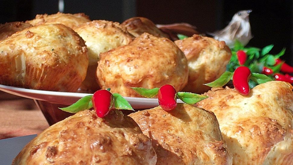 Brioșele picante, ideale de servit oricând și oriunde - Rețeta este ușoară - Ingredientul ce le face savuroase