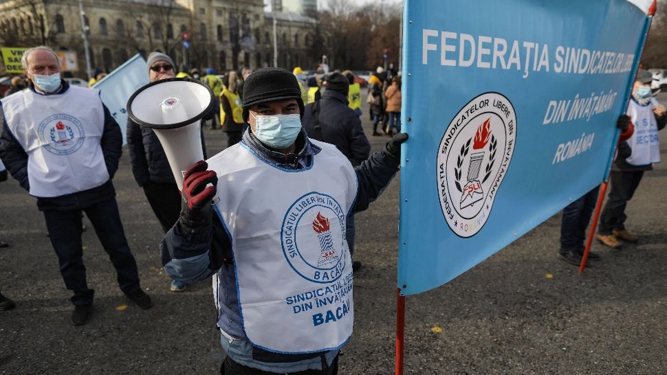 Protest în fața Palatului Parlamentului. Sindicaliștii din Educație ies în stradă