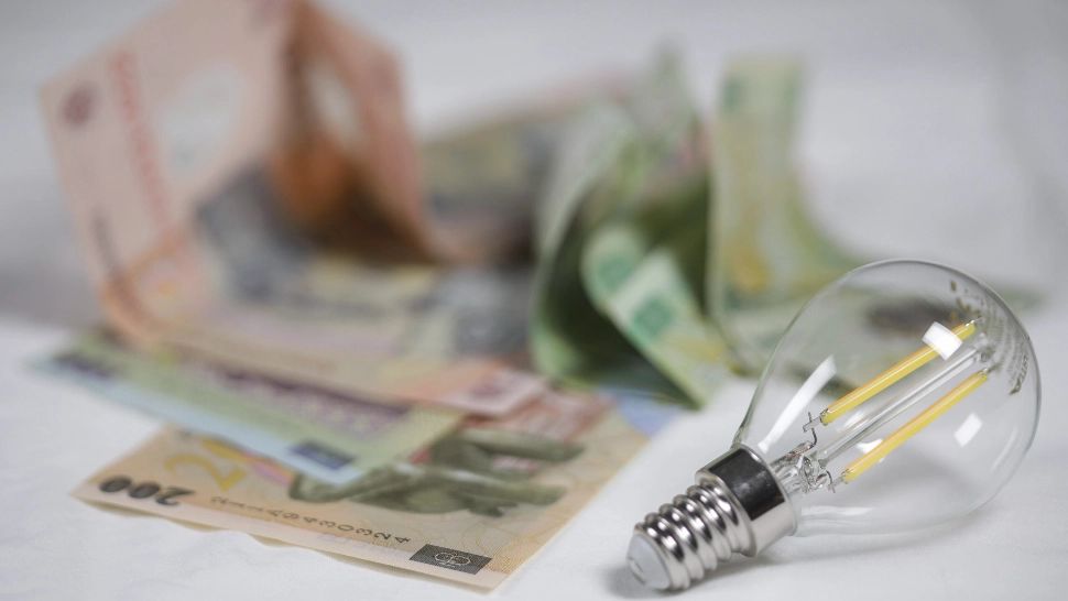 ANRE: Cine e OBLIGAT să depună declarația pe propria răspundere pentru plafonare în 2023 - DOCUMENTELE necesare