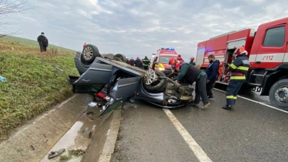 Accident rutier violent în județul Iași. 3 copii si 2 adulți, duși la spital - FOTO