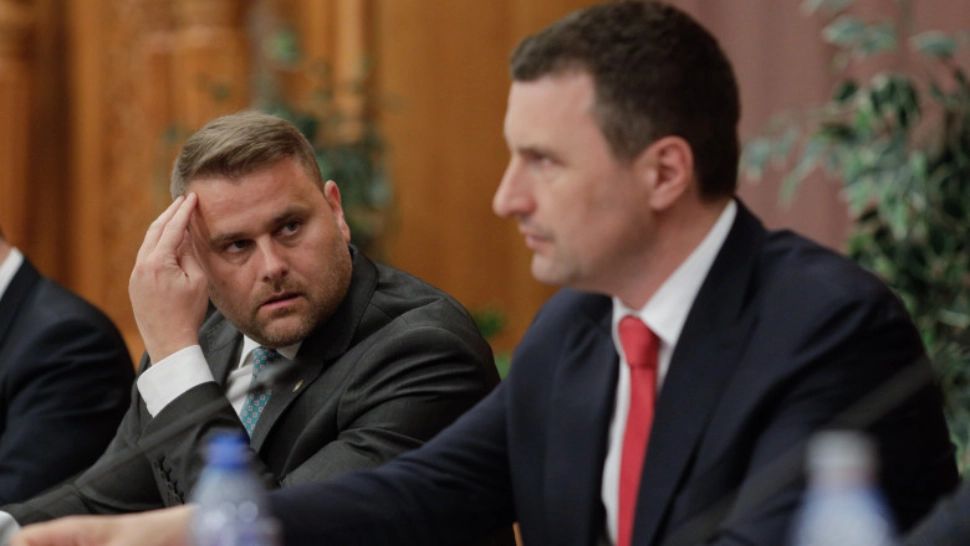 Haos în coaliție: PNL cere scoaterea UDMR de la guvernare