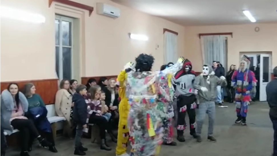 Obicei vechi de sute de ani, păstrat cu sfințenie de locuitorii unui sat din Caraș-Severin - VIDEO