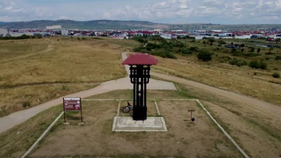 Pistă de ATV peste rămăşiţele a 3.000 de ostaşi români. Simbolul unui episod marcant din istoria poporului, distrus - VIDEO