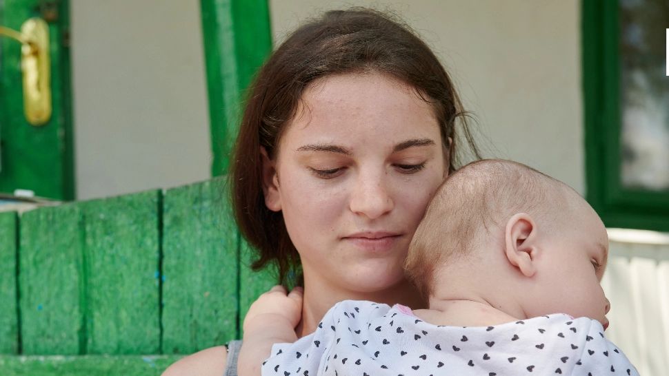 Povestea mamelor sub 15 ani: 45% dintre nașterile înregistrate în rândul fetelor cu vârste mici din Uniunea Europeană provin din România