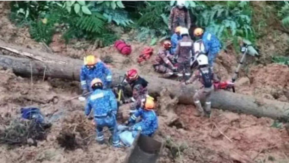  Cel puţin 25 de persoane aflate în campingul neautorizat din Malaezia au murit în urma alunecării de teren de vineri. Printre victime, și 8 copii