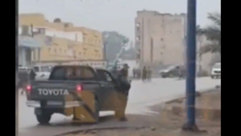 6 kurzi și 2 jihadiști, uciși într-un atac eşuat, revendicat de Statul Islamic, vizând o închisoare kurdă din orașul Rakka, Siria - VIDEO