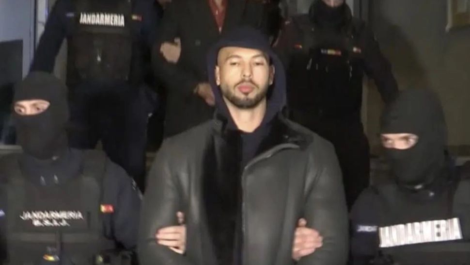 Frații Tate, vizită diplomatică în arest, în miez de noapte. Mișcarea surprinză 