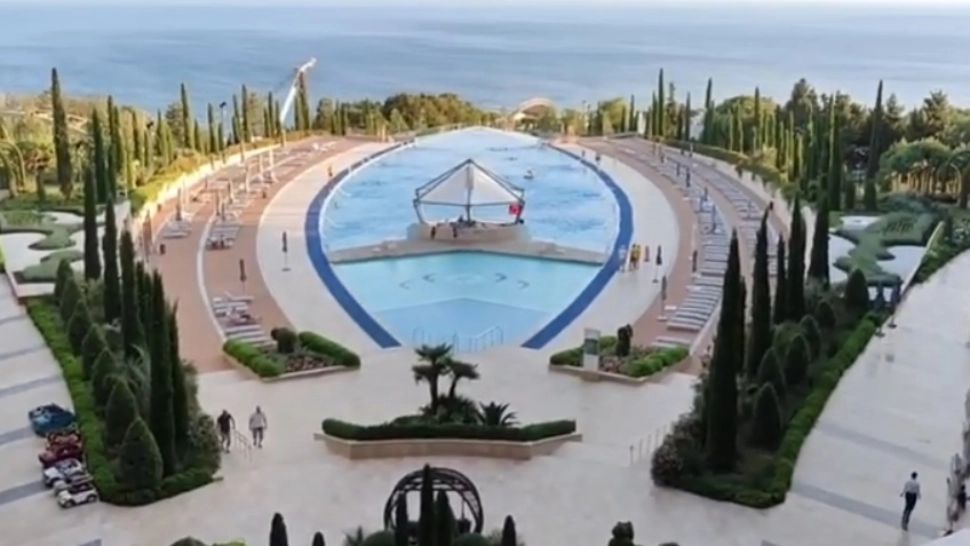 Rușii bogați își vând casele de LUX din Crimeea de frica ucrainenilor - Amenințarea lui Zelenski