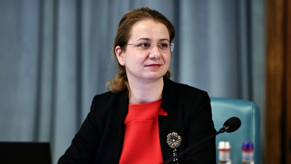 Ligia Deca: „Pentru prima dată în istoria educaţiei alocăm peste un miliard de euro pentru dotarea unităţilor de învăţământ preuniversitar”