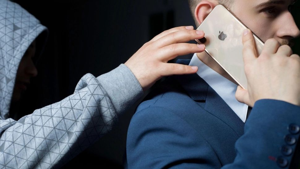 Fiu de ministru, jefuit în plină stradă, în Milano. Ce i-au luat din buzunare hoții