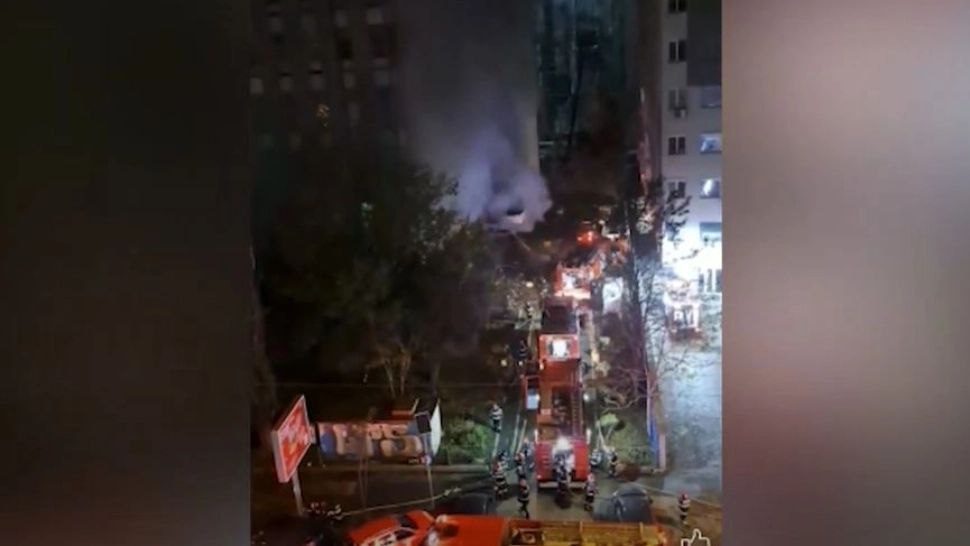 Incendiu puternic în Sectorul 5, la parterul unui bloc