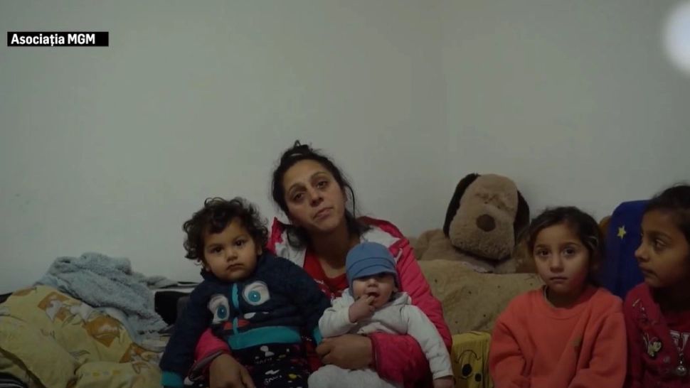 Drama unei mame cu 4 copii din Vaslui - Nu au căldură și mâncare și dorm îmbrățișați ca să nu moară de frig
