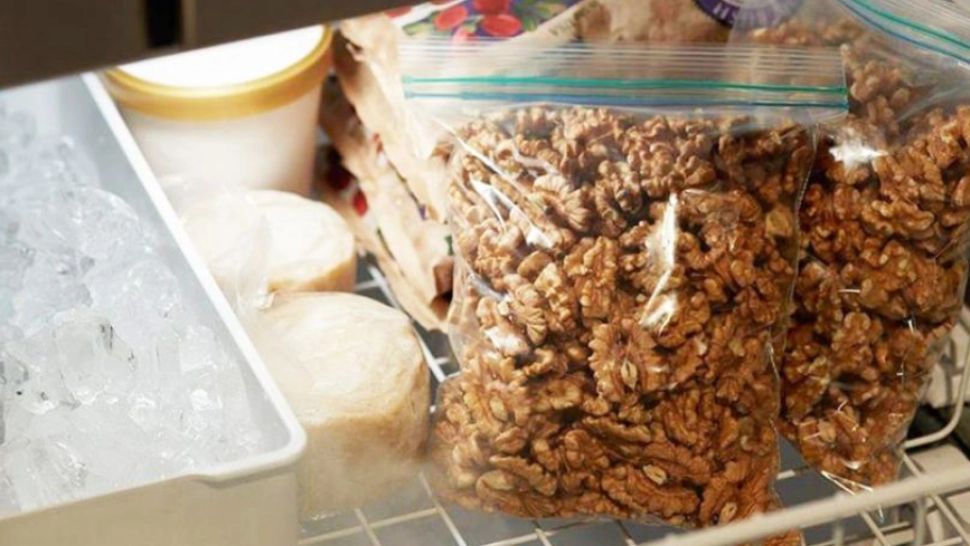 Ce se întâmplă dacă păstrezi nuca pentru cozonac la congelator