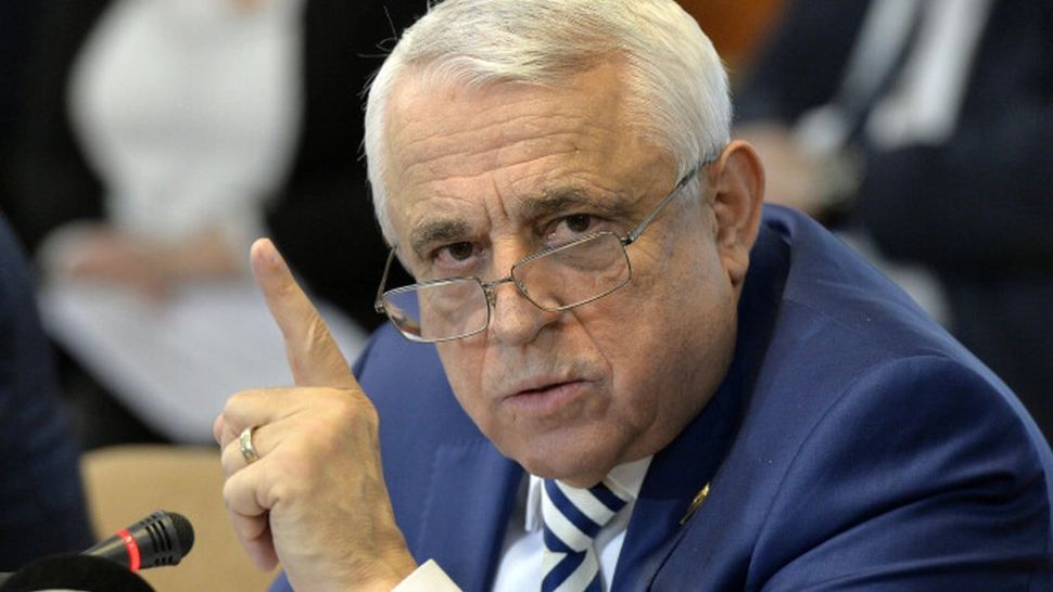 Petre Daea: „Nu ne plac greierii. Dintr-un camion de lăcuste nu poţi să faci nici o lingură de făină”