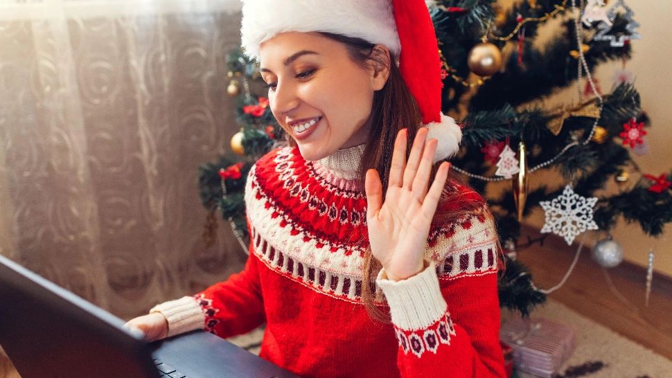 Singur de Crăciun? 6 idei pentru a te simți mai bine