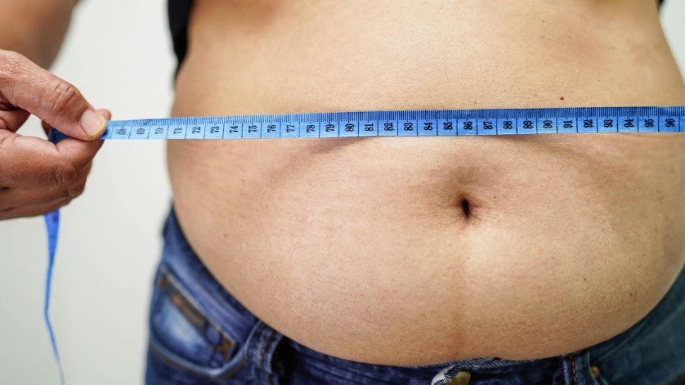 Mâncatul între anumite ore nu ajută la slăbit. Încă un mit distrus