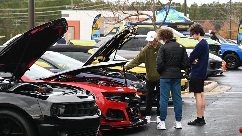 Nu mai "încălzi" motorul mașinii iarna. Este total greșit