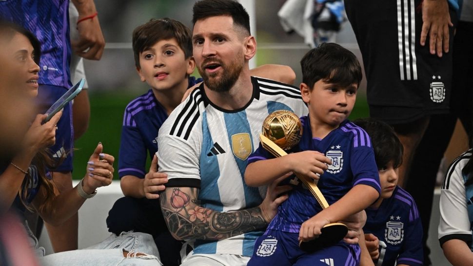 Messi și colegii săi, ovaționați de zeci de mii de suporteri la Buenos Aires