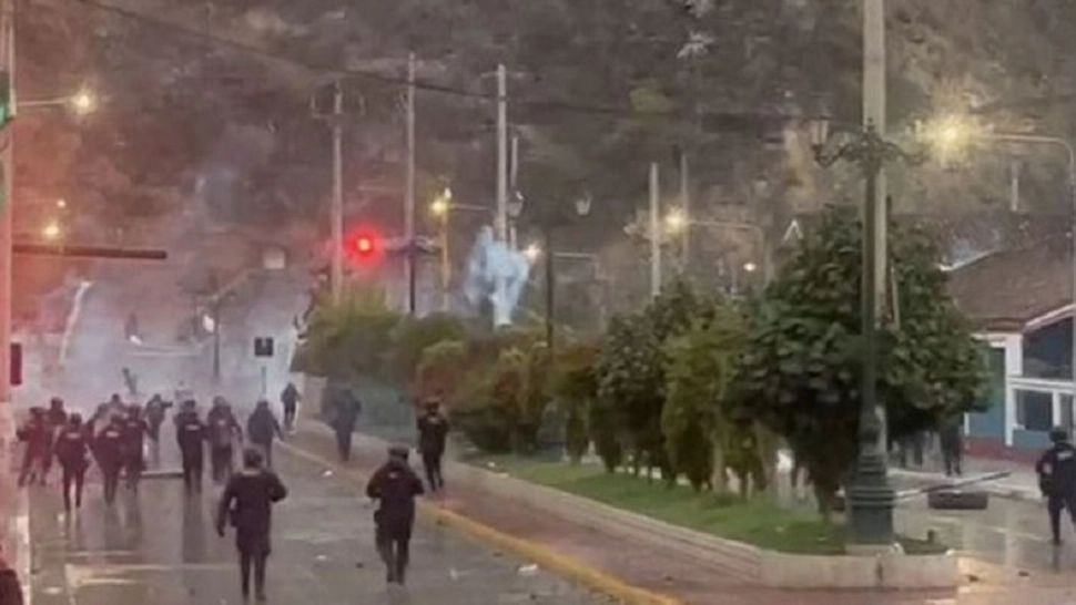 Tensiuni uriașe la nivel internațional - Stare de urgență într-o țară din cauza protestelor - Șapte persoane au murit, președintele, pus sub acuzare